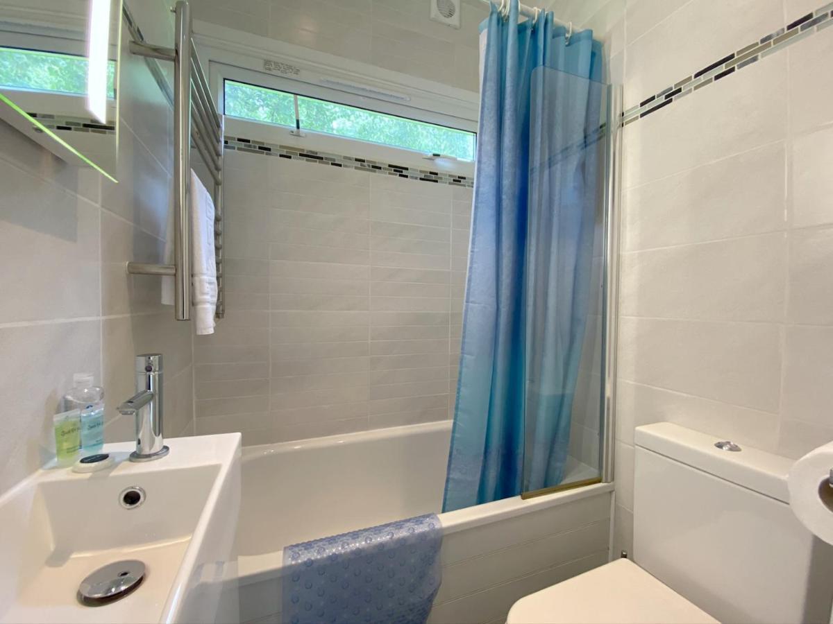 Pass The Keys Gower Beach Staycation Caswell Bay - Sleeps 4 Swansea Exterior foto